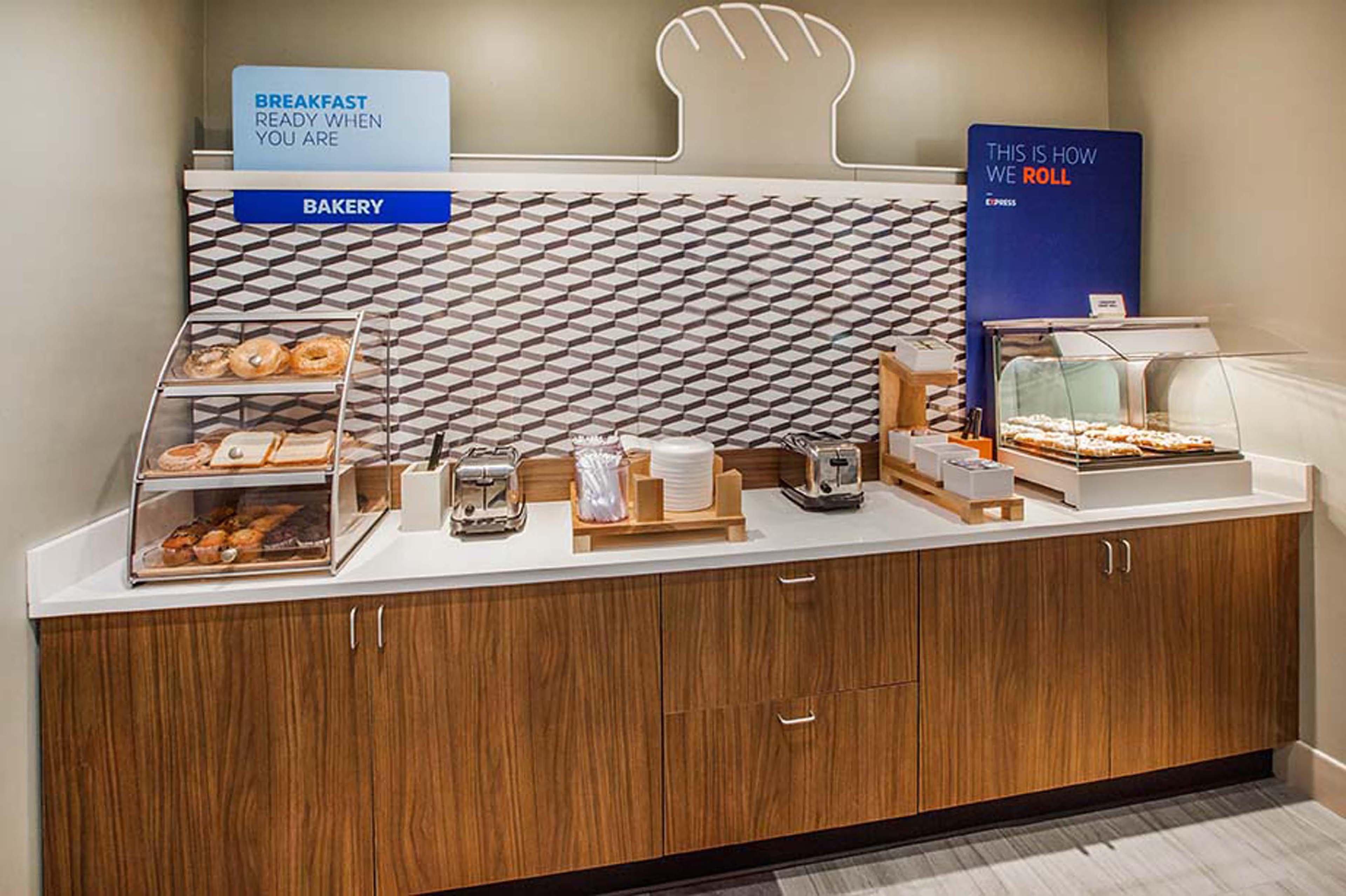 Holiday Inn Express Hotel & Suites Vineland Millville By Ihg Экстерьер фото